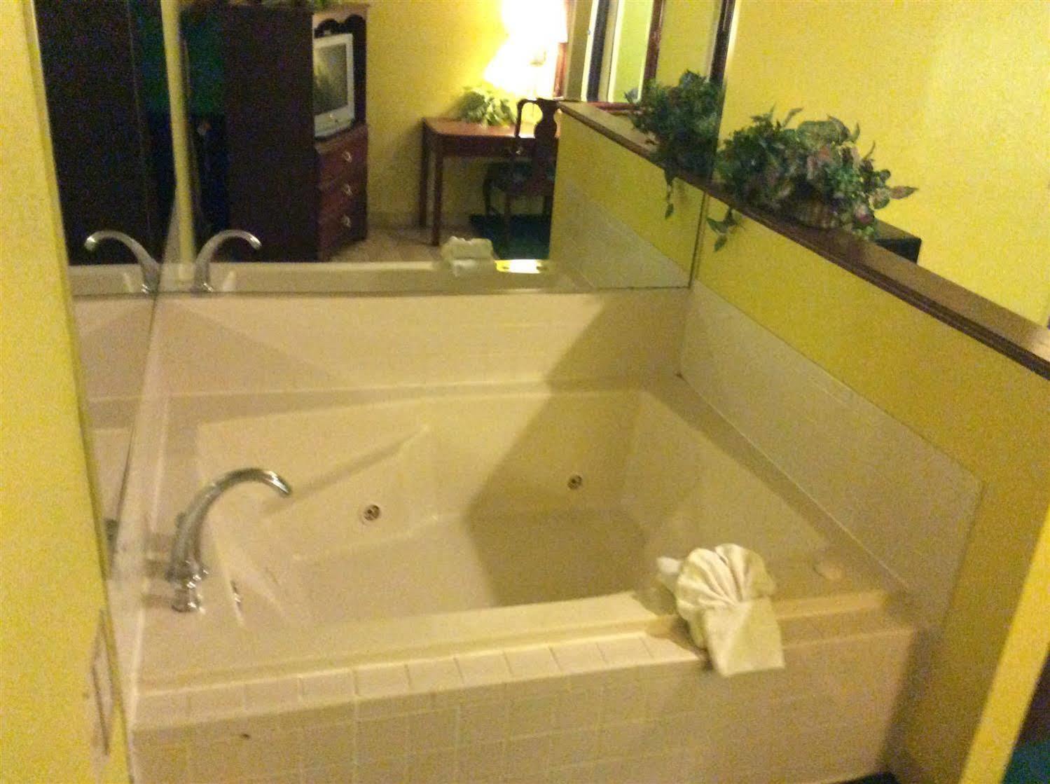 Jameson Inn & Suites Bowling Green Eksteriør billede
